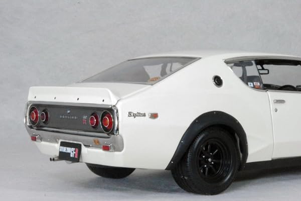 京商 1/18スカイラインGT−R ケンメリ KPGC110 ホワイト Amazon.co.jp: 1/18 スカイライン 2000 GT-R (KPGC110) ケンメリ