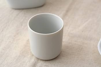 可不真白のシンメトリー湯呑み新品未使用品 湯呑み 結 白(白): ホーム＆キッチン | ロフトネットストア