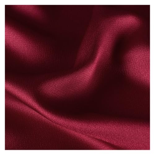 Tissu satin au mètre rouge foncé souple et brillant pour couture de robe et pyjama d'été
