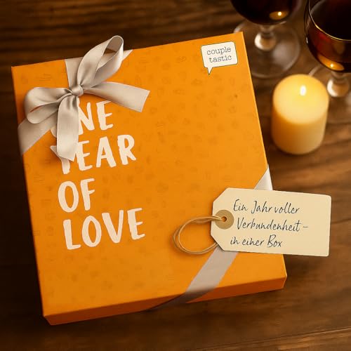Foto von ONE Year of Love Romantisches Geschenk für Paare – Kartenspiel mit Date Ideen, Beziehungsfragen & Massagen – Perfekt als Hochzeitstagsgeschenk, Valentinstag & Jahrestag
