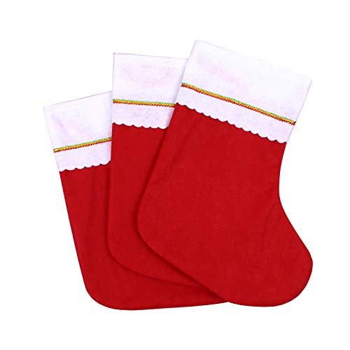 Chaussettes de Noël pour décorer une grande pièce sans manquer de suspensions