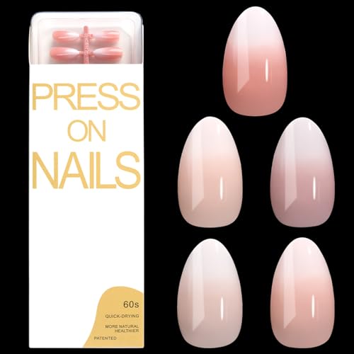 爪にプレスを押す光沢のある偽の爪光沢のある偽の爪爪に貼り付けられた人工爪の女性毎日摩耗