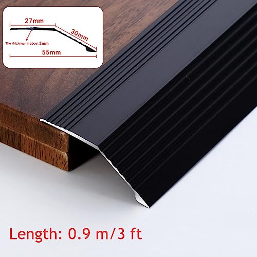 Solución para suelo irregular con tiras de aluminio en puertas 6