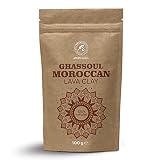 Ghassoul es muy versátil, sustituye al champú, al gel de ducha, al exfoliante corporal, al limpiador facial, a las mascarillas, a las envolturas corporales y puede utilizarse para masajes.