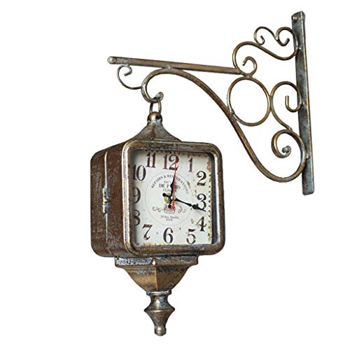 Horloge murale vintage double face pour un salon style campagne américaine
