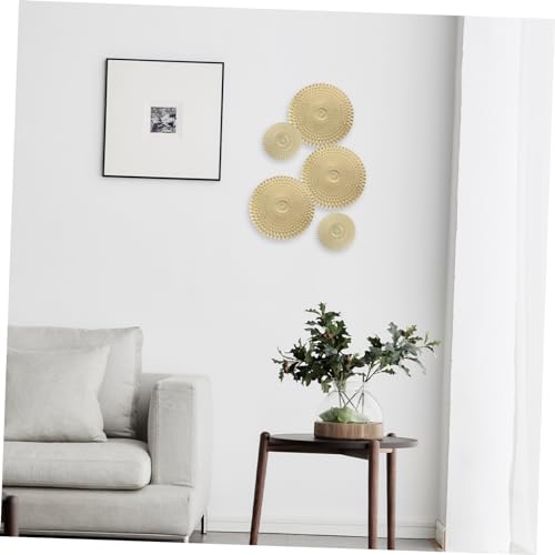 Décoration murale géométrique pour habiller un mur vide