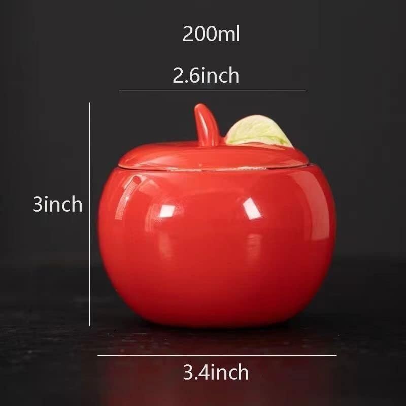Pots à thé en forme de pomme pour une table de petit-déjeuner chaleureuse