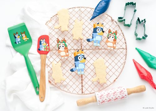 Handstand Kitchen Bluey Holiday Baking Set with Bluey and Bingo Cookie Cutters, Rolling Pin, Spatula and Flipper - Image 4