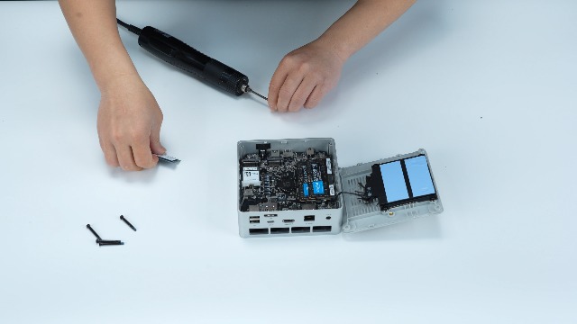 Amazon.com: MINISFORUM Mini PC UM870 Slim,AMD Ryzen 7 8745H Amazon.com: MINISFORUM Mini PC UM870 Slim,AMD Ryzen 7 8745H