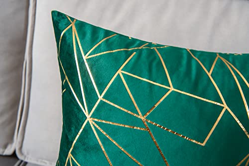 YONGLIU Throw Pillow Covers Velvet Decorative 2 Packs Ultra-Soft Cushion Case for,Christmas,Sofa,Bedroom,Car Living Room (Alpine Green, 16"X16") by YONGLIU - Used condition - Image 6