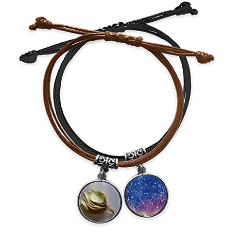 Pulsera cuerda hoja de foto Simpol en cuero para lucir en paseos de tarde y eventos casuales