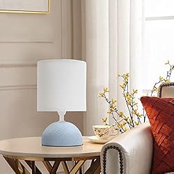 Lamparas Azules Baratas Aigostar 196967 - Lámpara de cerámica de mesa, patrón de diamante, cuerpo de diseño sencillo color azul, pantalla de tela color blanco, casquillo E14. Perfecta para el salón, dormitorio o recibidor.