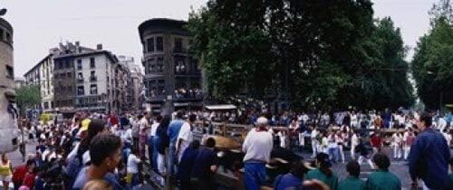 Posterazzi Multitud en el Festival de San Fermín corriendo de los toros Pamplona Navarra España Póster impreso, (15 x 6)