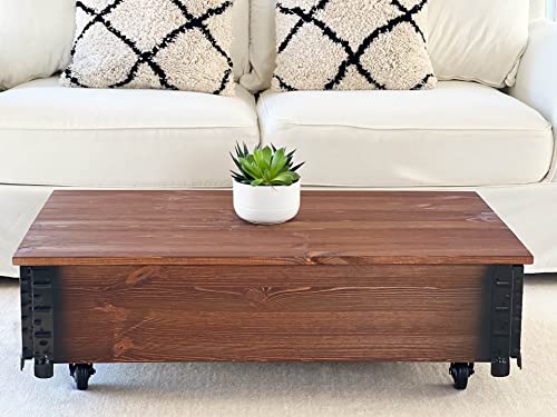 Uncle Joe´s Couchtisch Truhentisch Truhe im Vintage Shabby chic Style aus Massiv-Holz in braun mit Stauraum und Deckel Holzkiste Beistelltisch Landhaus Wohnzimmertisch Holztisch nussbaum