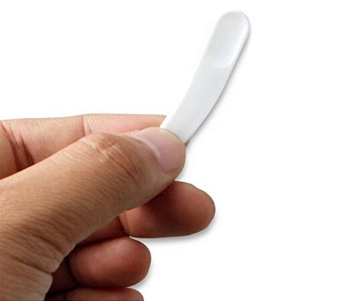 Erioctry 100 Pcs Mini Cosmetic Spoon Spatula Disposable Makeup Scoop Mask Spoon 2.3'' Plastic Spoon Stick (White) #TOP2