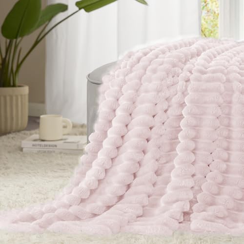 WAVVE Plaid Polaire Rose 150x200 cm, Couverture en Flanelle Côtelée | Plaid Doux, Chaud, Moelleux et Respirant pour Canapé et Lit 2 Personnes – vue 3