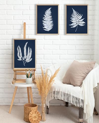 Feuilles blanches sur fond bleu : le triptyque idéal pour habiller un mur