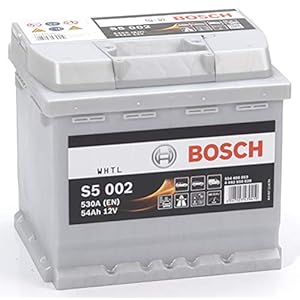 Bosch S5002 – car battery – 54A/h – 530A – lead-acid technology – for vehicles without Start/Stop system
