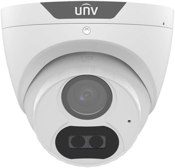 Comparison image showing standard IR night vision (black and white) versus 24/7 full-color night vision from the Uniview камера.