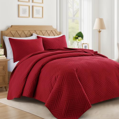 Lavsiry Red Quilt California King Size with Striped Pattern, Lightweight Soft Summer Thin Microfiber Bedspread & Coverlet Bedding Set for All Seasons - 3 Piece(1 Quilt, 2 Pillow Shams)