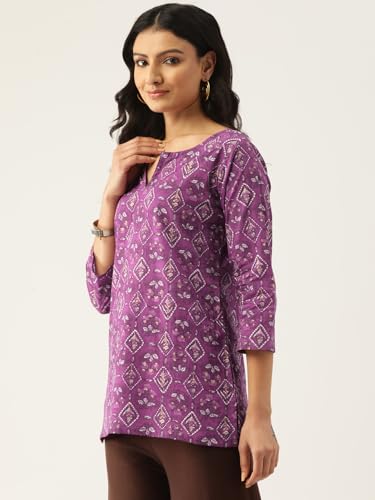 Image of feranoid Designer V-Neck Short Straight Kurti with 3Quarter Sleeves
