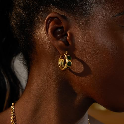 Image of FRUMOS 18K Gold Plated Chunky Hoop Earrings for Women Fashion Thick Gold Hoops Set Jewelry for Birthday Christmas Gifts