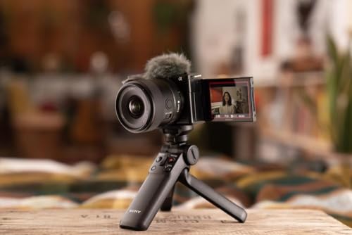 Sony SEL11F18 – 11 mm F1,8 grand-angle APS-C (E-Mount, compact et lumineux, idéal vlogging, paysages & architecture, compatible série A7, ZV-E10 & A6000)