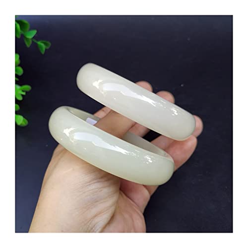 Bracelet en jade blanc naturel pour sublimer un poignet nu