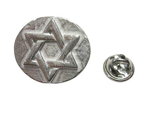 Pin's rond argenté étoile de David Kiola Designs pour veste