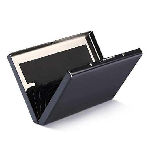 URAQT Porte-Carte de Crédit Etui de Carte de Visite Slim Métal de Blocage RFID, 6 Slots pour Vos Cartes de Crédit pour Hommes et Femmes (Noir 1PCS)