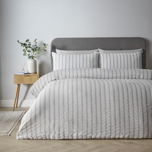 Catherine Lansfield So Soft Seersucker Stripe Single Duvet Cover Set with Pillowcase Grey