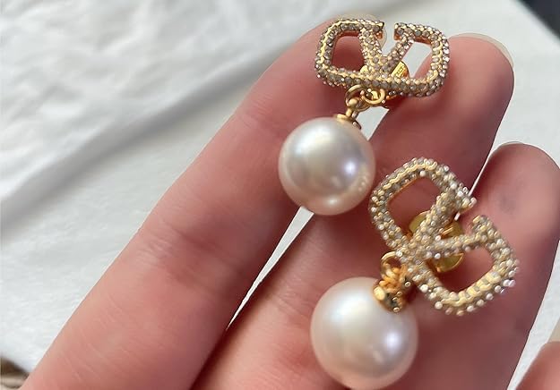 Elegant Pearl and Rhinestone Drop Earrings, Silver Needle Design, Fashion Statement Jewelry for Spring and Summer2