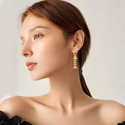Fish Bone Huggie Earrings 14k Gold Plated Chic Delicate Chunky Ocean Charm Hammered Texture Fish Hoops Dangle Earrings for Women Trendy4