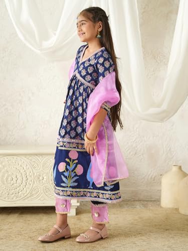 Image of PSPEACHES Girls Cotton 3 /4th Sleeves V-Neck Floral Print Kurta And Pant With Dupatta 3 Piece Set|Ethnic Wear For Kids Girls|Traditional & Festive Outfit