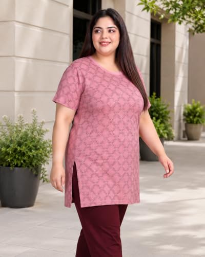 Image of In Love Women's All-Over Printed Cotton Plus Size Longline T-Shirt with Pockets