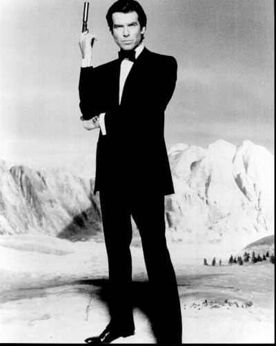 Posterazzi Pierce Brosnan Holding Gun As James Bond Black And White Photo Print (8 x 10) - Item MVM50044