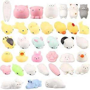 Adkwse Mini Squishy Kawaii Set van 24 zachte siliconen anti-stress speelgoed mochi squishies mesh bal knijpen speelgoed…
