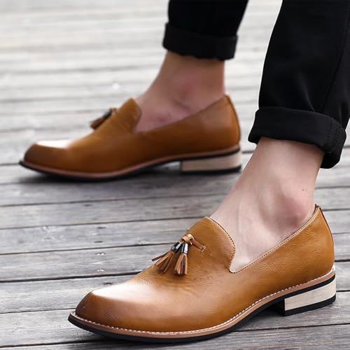 Men's Leather Tassel Penny Loafers Retro Round Toe Low Heel Slip-On Business Dress Shoes Suitable for Work Daily Driving4