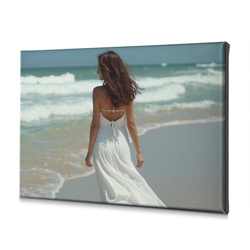 Impression sur toile femme en robe blanche : l'art côtier idyllique pour votre salle de bain
