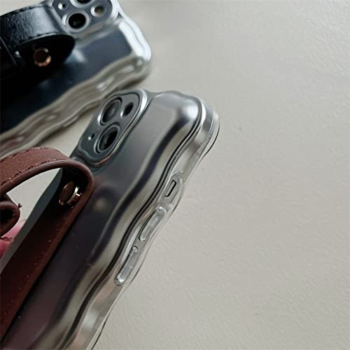 Coque dragonne iPhone 13 Pro cuir pour femme active style argent 3D