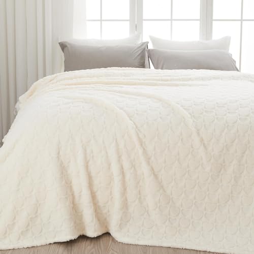 NEWCOSPLAY 3D Heart Checkered Flannel Queen Blanket, Off White, 90"x90"