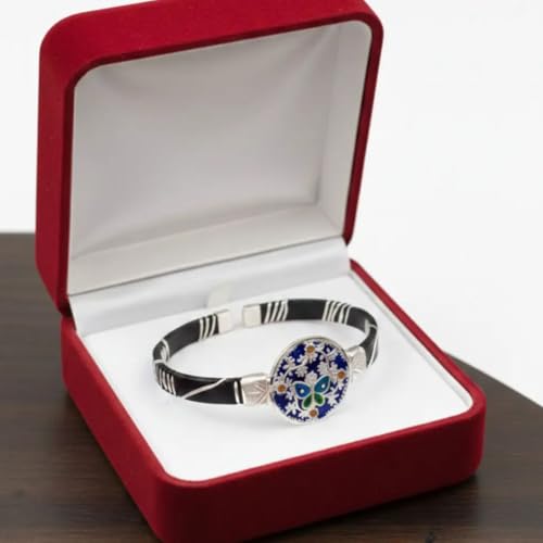 Image of Parasmoni Silver Noya Bangle for Women