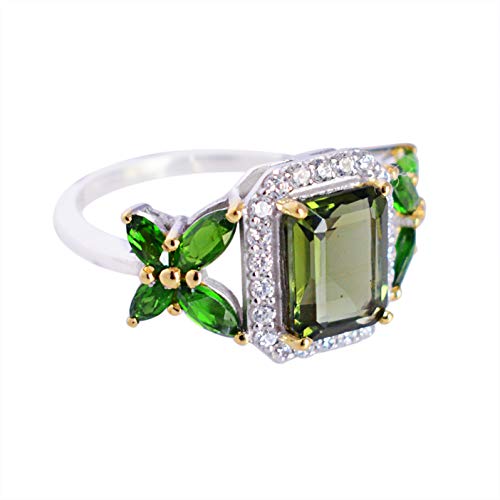 Bague en argent et pierres vertes, le bijou idéal pour sublimer vos soirées