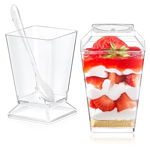 Qeirudu 50 Pack 5 oz Plastic Dessert Cups with Lids and Spoons, Banana Pudding Cups Mini Shooter Cups for Parfait Appetizer Fruit Mousse Jello