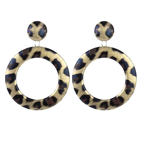 Boucles d'oreilles chat et perle surdimensionnée : élégance et confort au quotidien