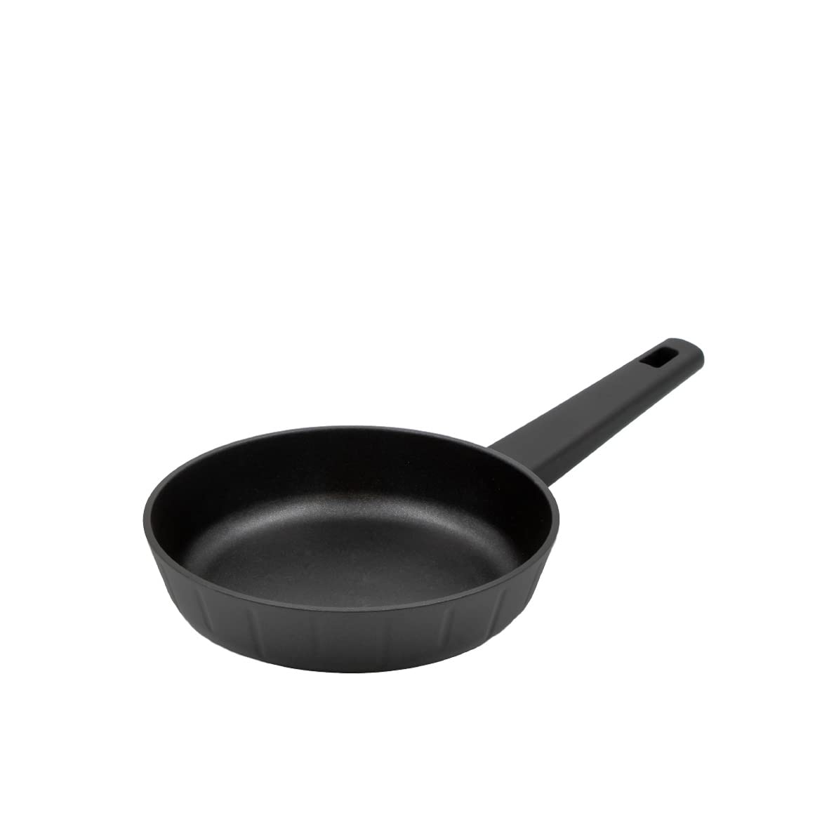 BlackmoorNeuvo Frying Pans/Black Non-Stick 5 Layer Cookware/All Hob Types Including Induction, Gas and Electric / 100% Recycled Body & Soft Grip Handle (20cm)