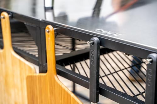Ooni Modultisch Medium – Outdoor Pizzaofen Tisch (60 x 80 x 90 cm) aus pulverbeschichtetem Karbonstahl – Grilltisch mit höhenverstellbaren Einlegeböden & Rollen – Kompatibel mit 12″ & 16 Öfen