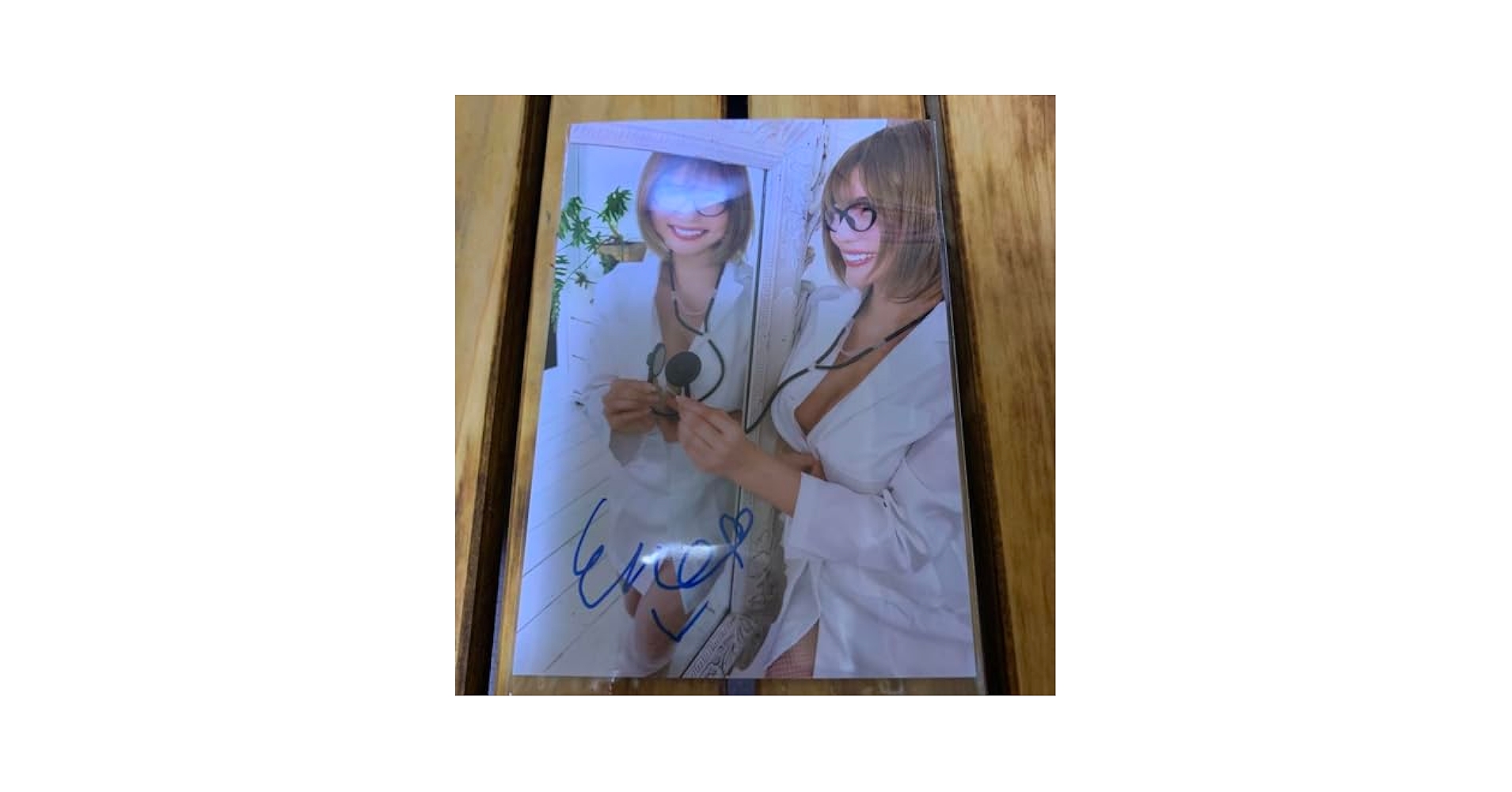 Amazon.co.jp: サイバージャパンENA 直筆サイン入り写真 : おもちゃ