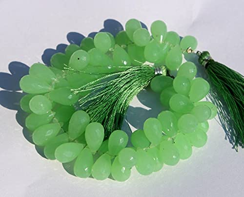 Chalcédoine verte en briolettes facettées pour créer des bijoux d'été uniques et raffinés