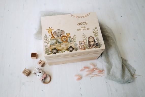 Woodlandkids Erinnerungskiste Birke Safari personalisiert, 2 Größen